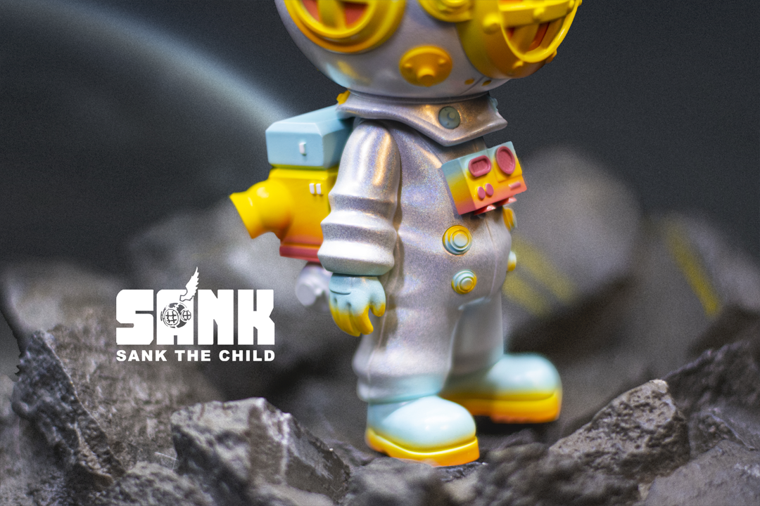 On The Way Space Traveler - White Fantasy by Sank Toys [In Hand]